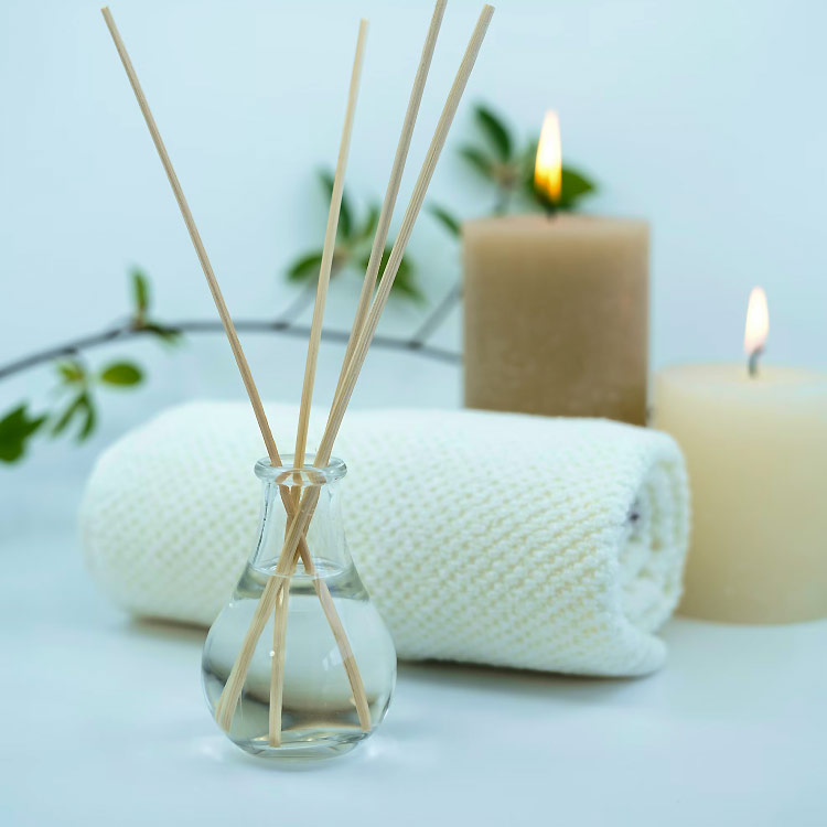 Candles and Towel with Diffuser